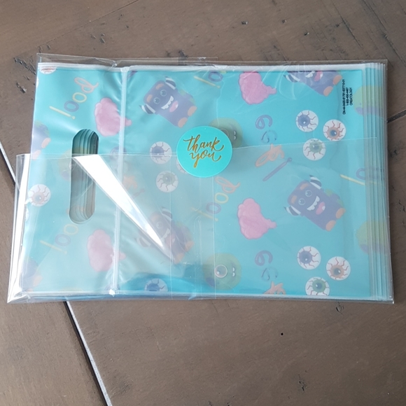 🎃 CLEARANCE 13 Pcs Halloween Eek Boo Favor Bags Loot Bags Treat Bags 6.25x6.25" - Picture 9 of 9